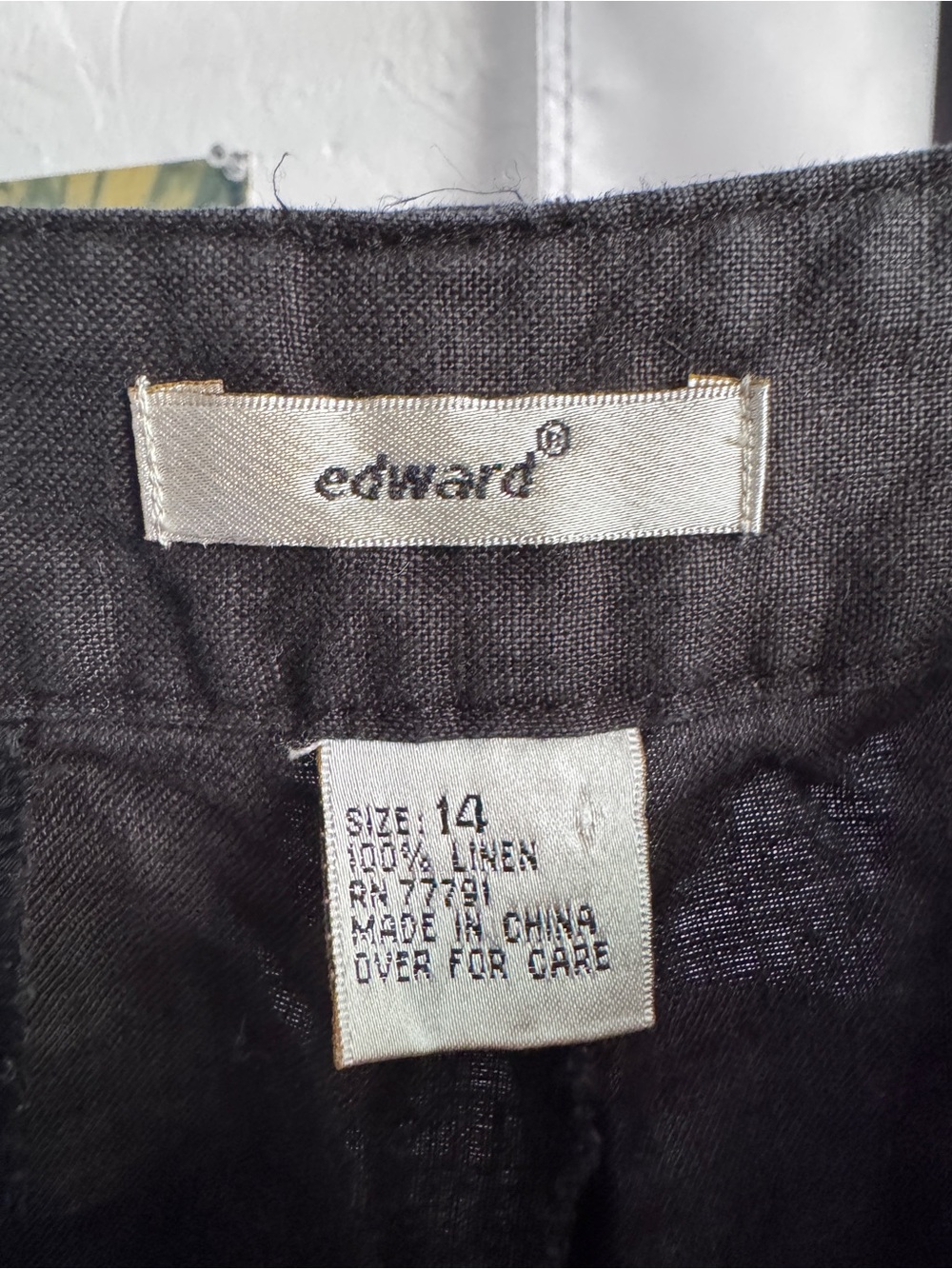 Linen Cargo Shorts - Picture 3 of 3